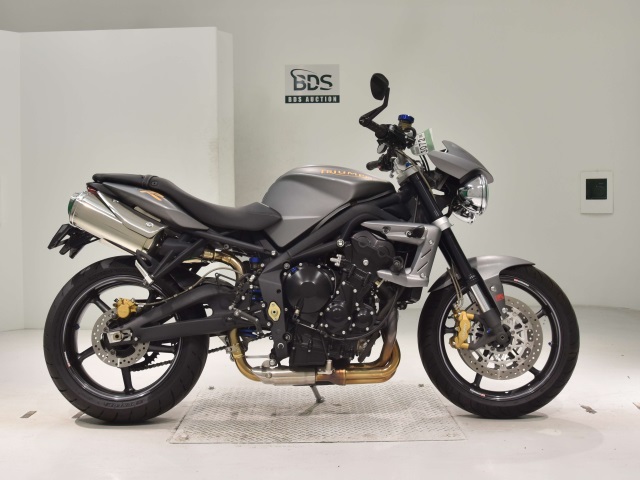 Triumph STREET TRIPLE R 2010