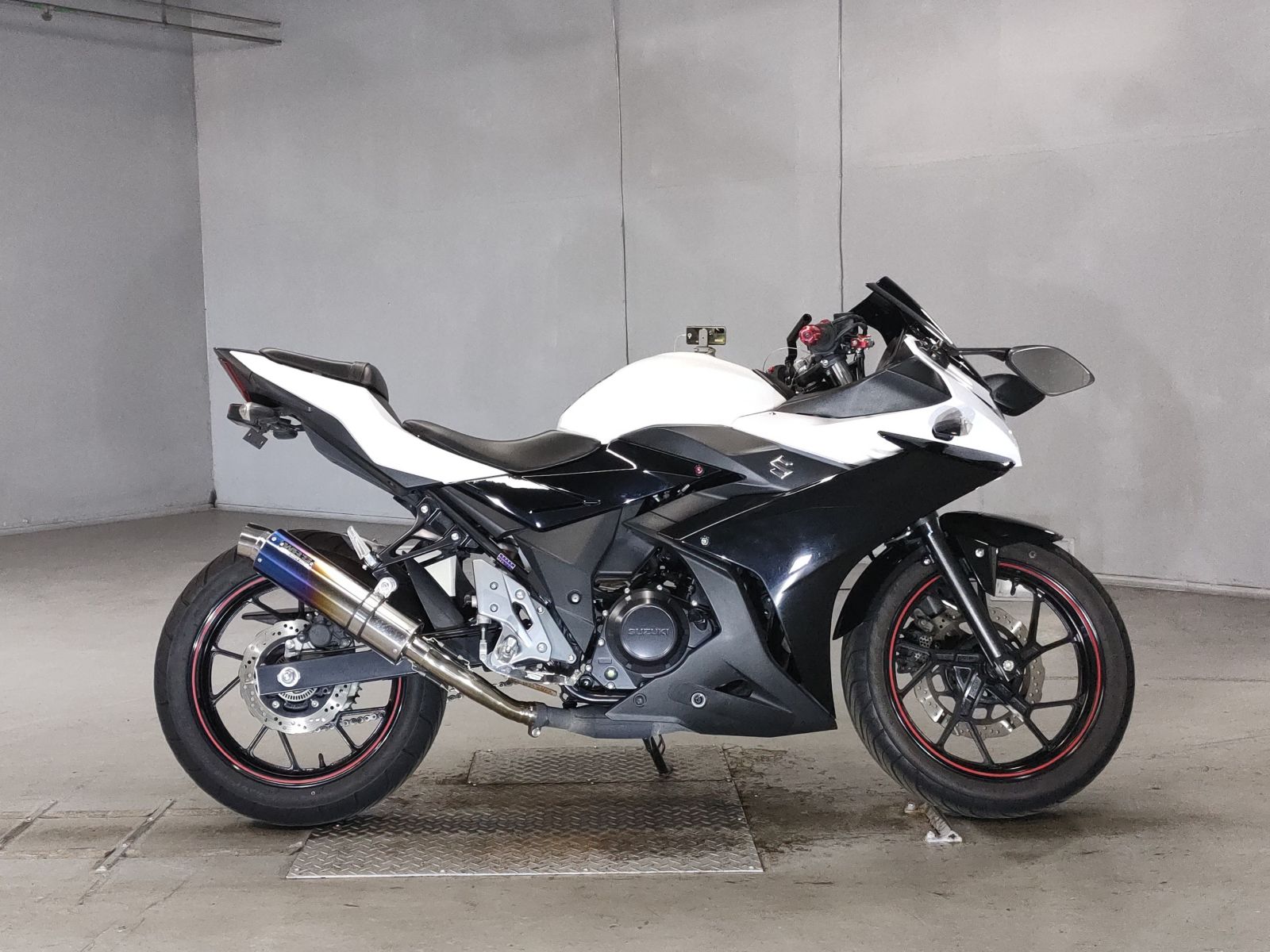 Suzuki GSX250R
