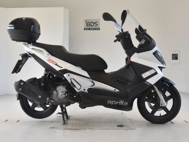 Aprilia SRMAX300