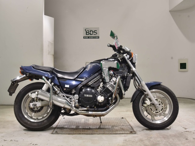 Yamaha FZX750