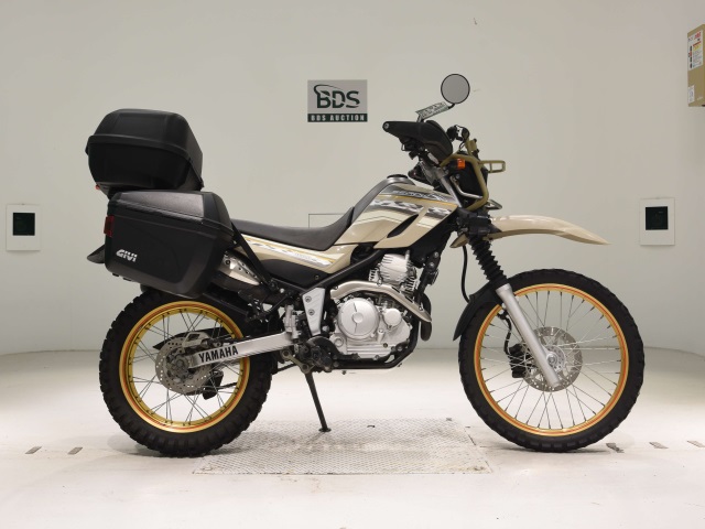 Yamaha SEROW XT250 2016