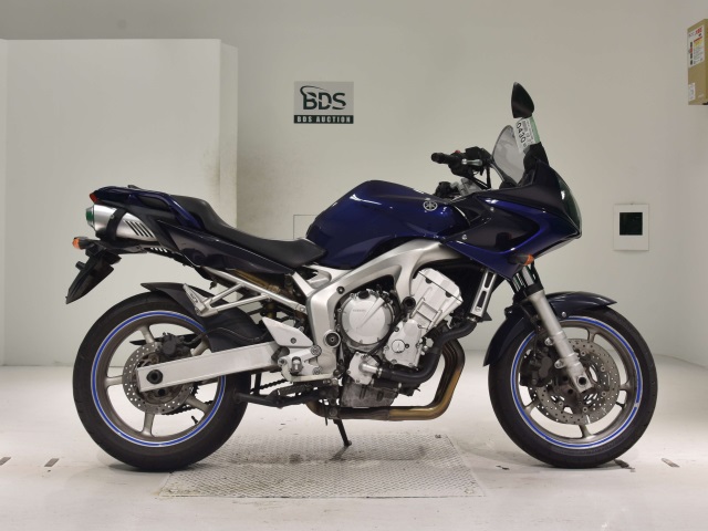 Yamaha FZS600 FAZER 2004