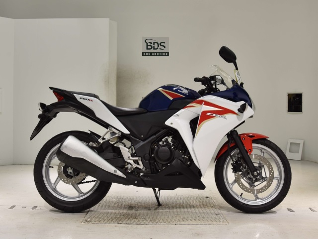 Honda CBR250R 2011