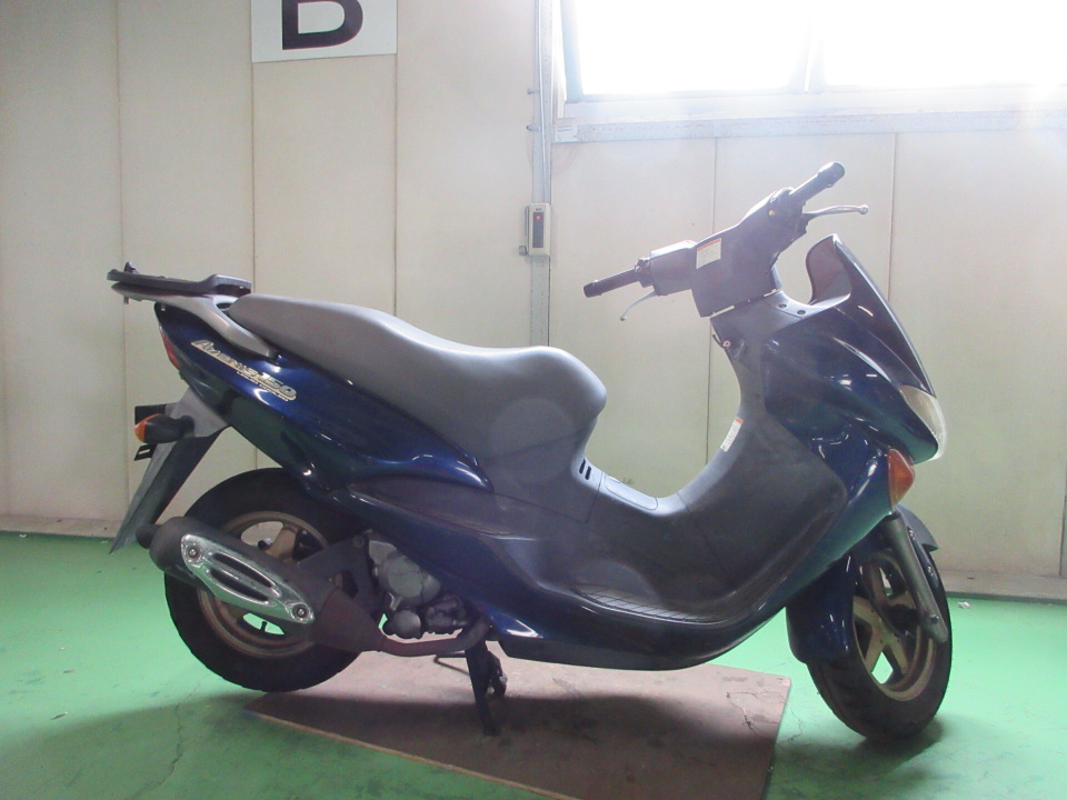Suzuki AVENIS150