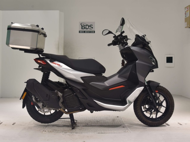 Aprilia SR GT200 2022