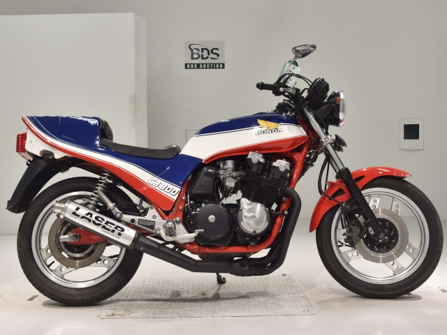 Honda HORNET CB900F 2024