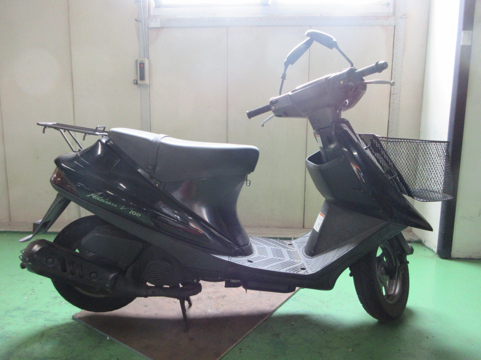 Suzuki ADDRESS V100