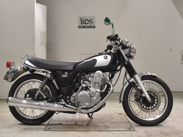 Yamaha SR400 2021