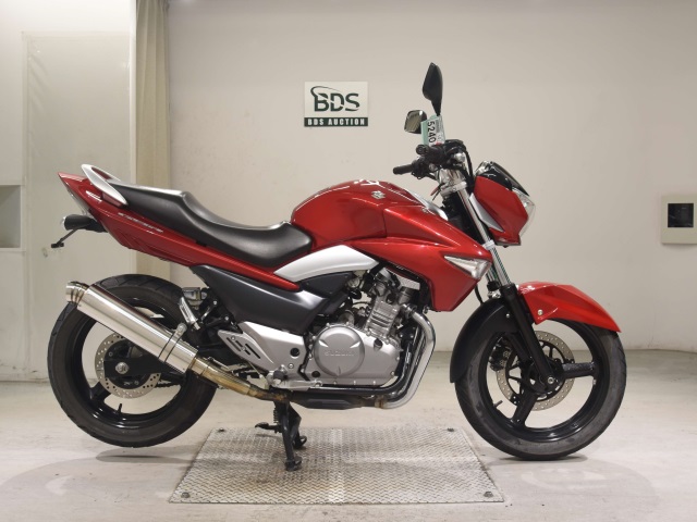 Suzuki GSR250