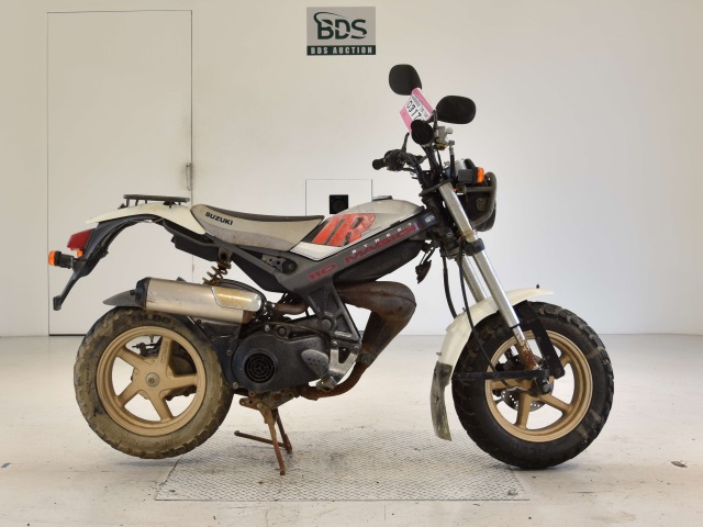 Suzuki TR110S