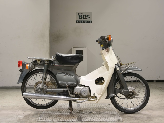 Honda C50 1983