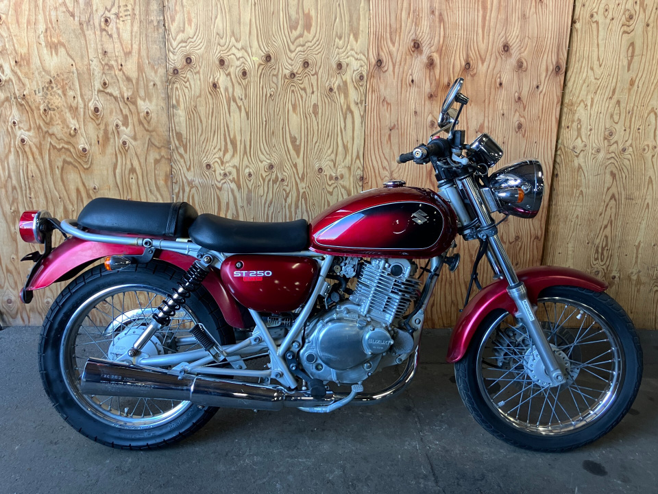 Suzuki ST250E