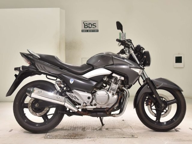Suzuki GSR250