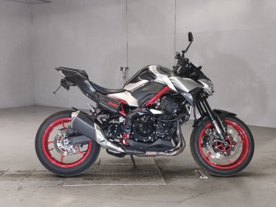 Kawasaki Z900 2023