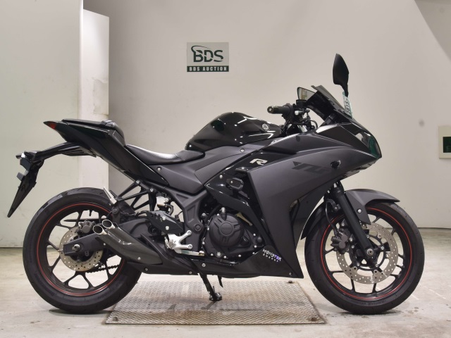 Yamaha YZF-R25 2016