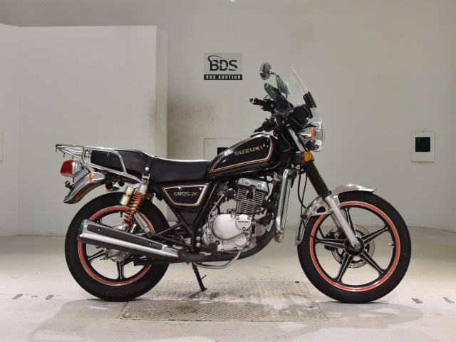 Suzuki GN125-2F 2015