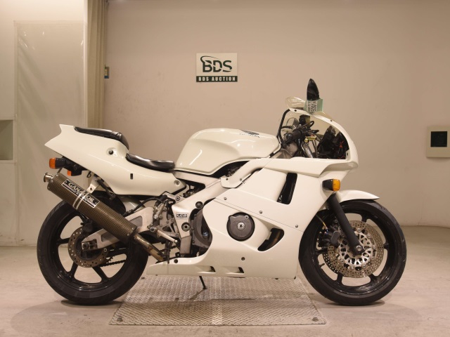 Honda CBR400RR 1990