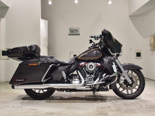 HD STREET GLIDE FLHXSE1920 CVO 2019
