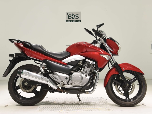 Suzuki GSR250