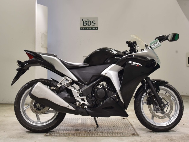 Honda CBR250R 2011
