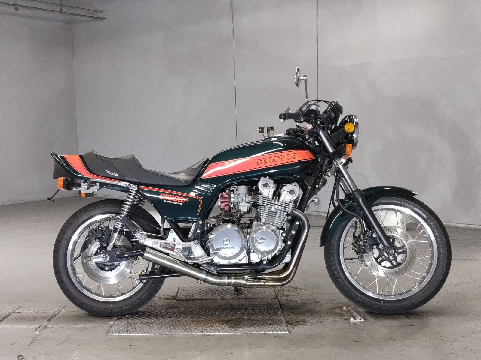 Honda HORNET CB900F 2022