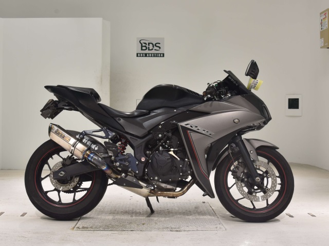 Yamaha YZF-R25A 2016