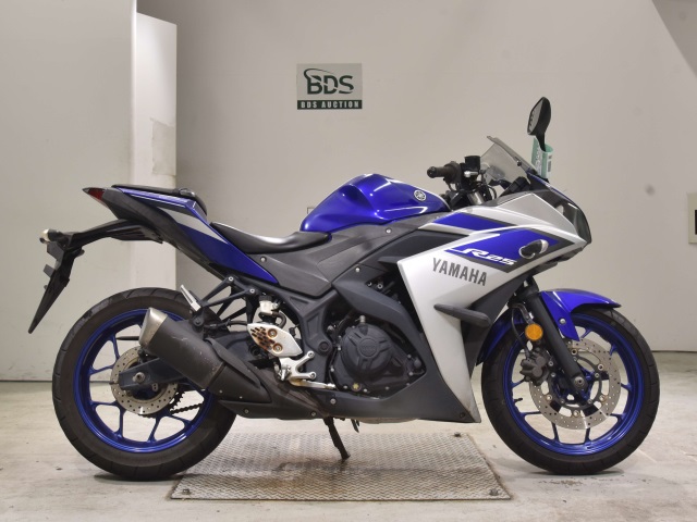 Yamaha YZF-R25 2015