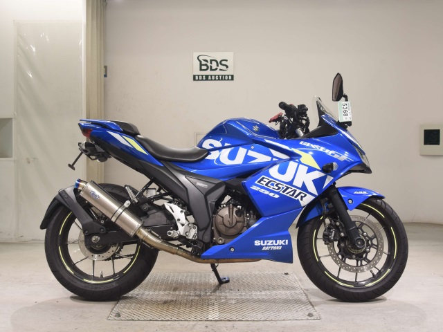 Suzuki GIXXER250SF