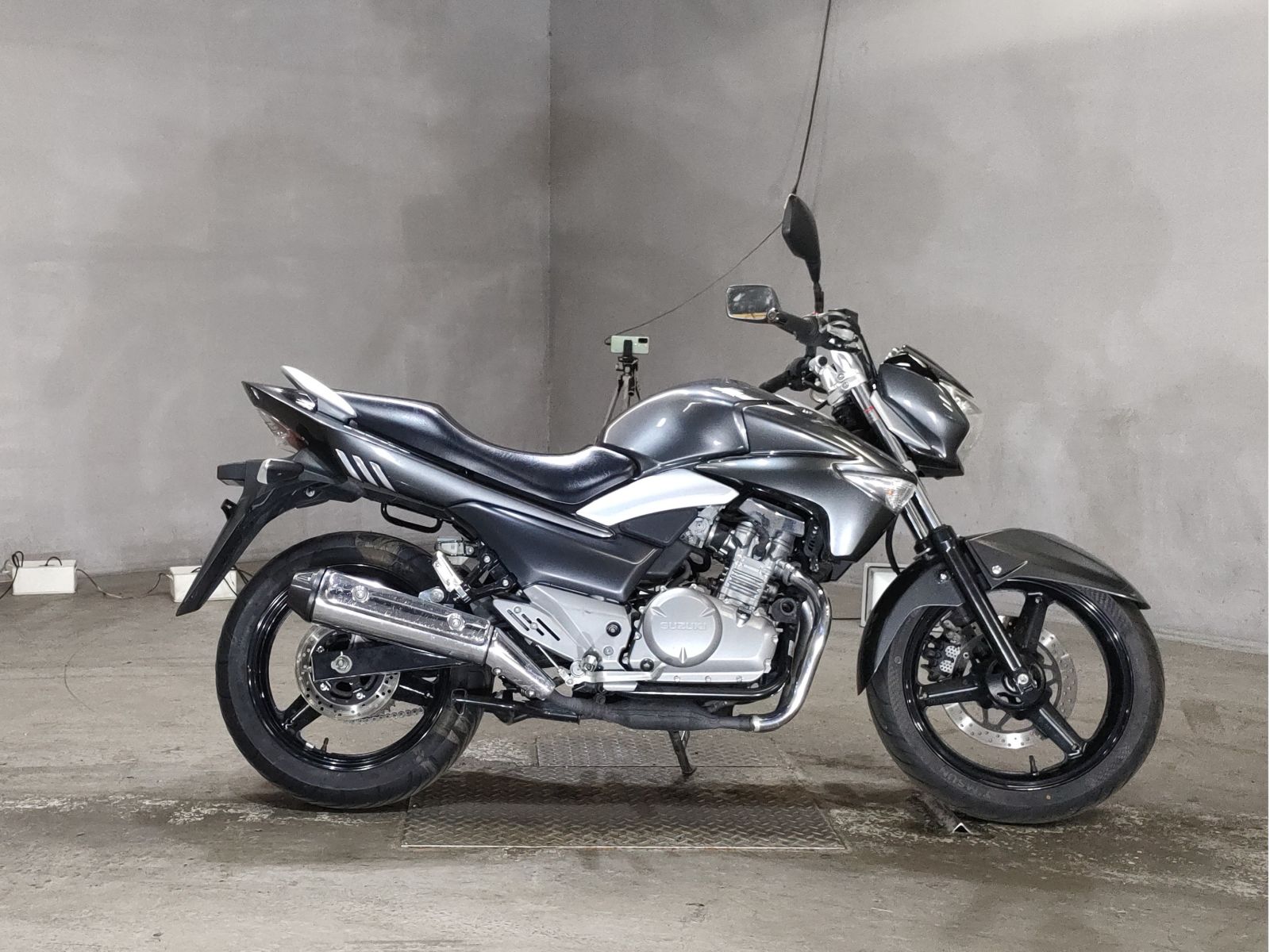 Suzuki GSR250