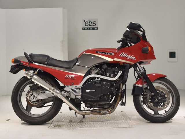 Kawasaki GPZ900R 2002