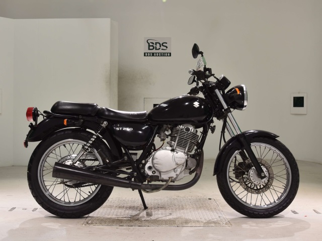 Suzuki ST250