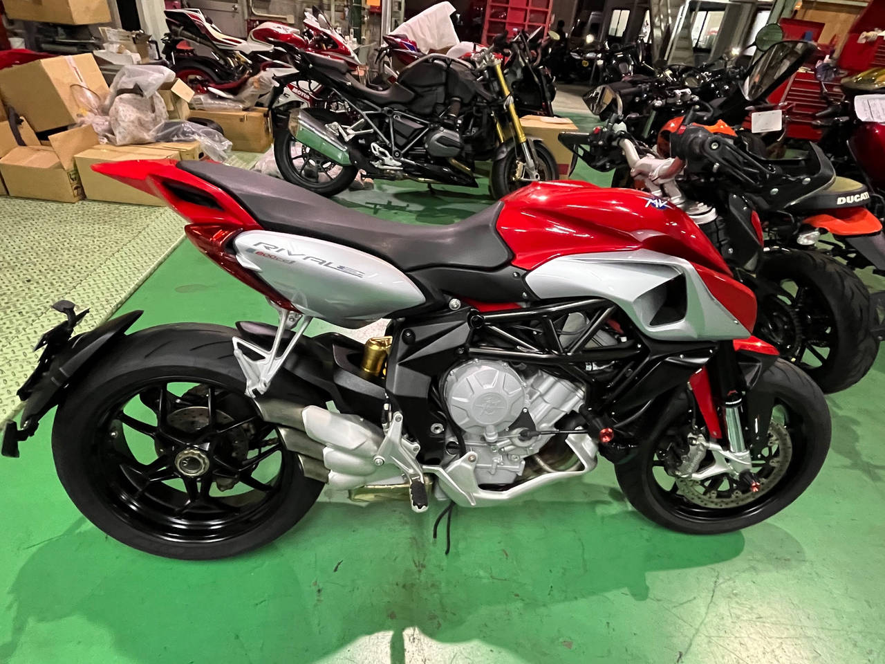 MV Agusta STRADALE 800 2014