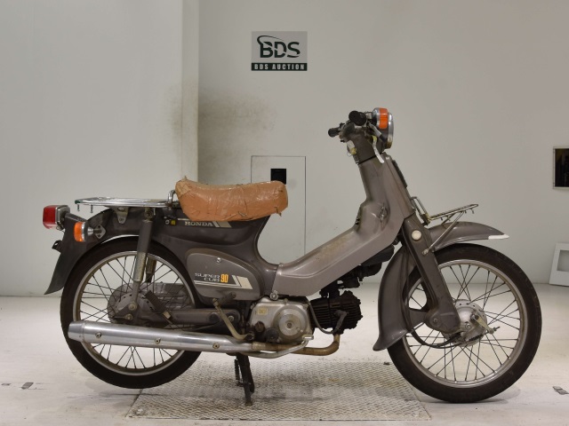 Honda C90 1987