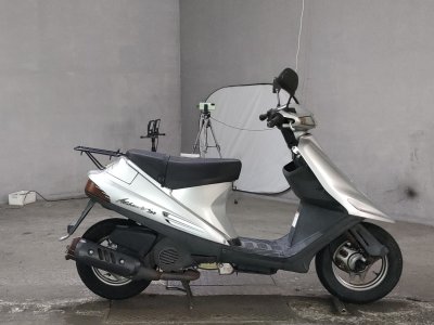 Suzuki ADDRESS V100