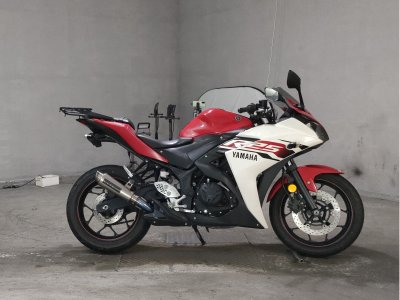 Yamaha YZF-R25 2015