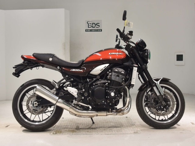 Kawasaki Z900RS 2024