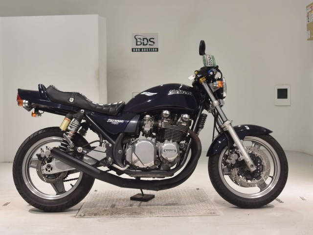 Kawasaki ZEPHYR750 2023
