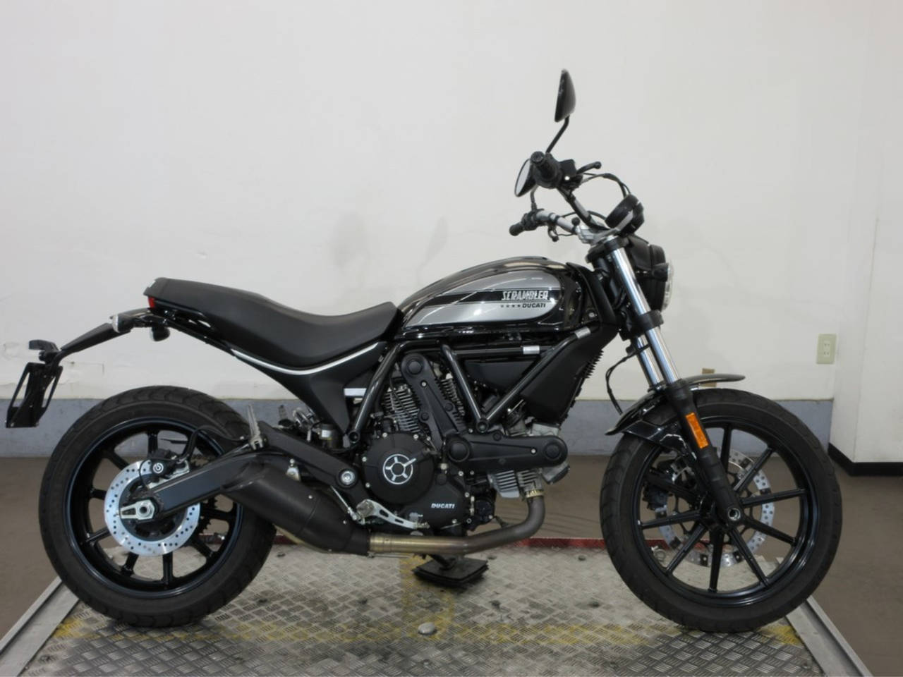 Ducati SCRAMBLER SIXTY2 2016
