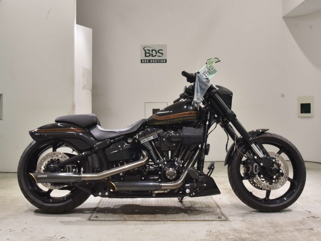 HD BREAKOUT FXSB1800 2016