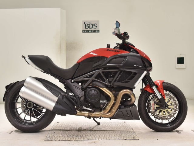 Ducati DIAVEL 2012
