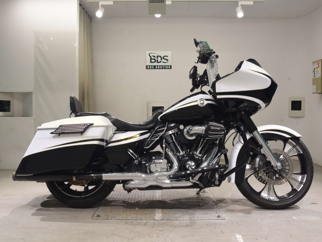 HD ROAD GLIDE FLTRXSE1800 2012