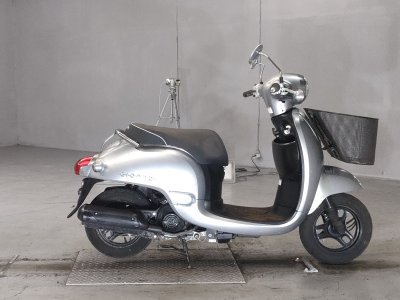 Honda GIORNO 2011
