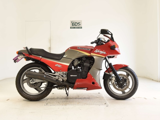 Kawasaki GPZ900R 1998