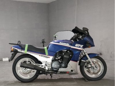 Kawasaki GPZ900R
