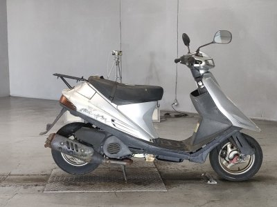 Suzuki ADDRESS V100