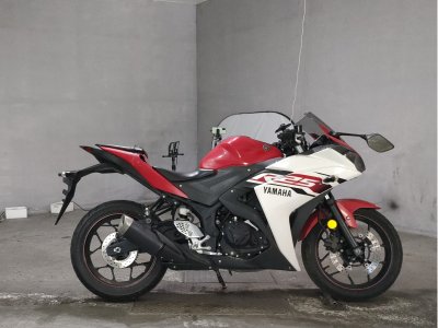 Yamaha YZF-R25 2015