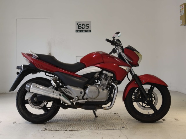 Suzuki GSR250