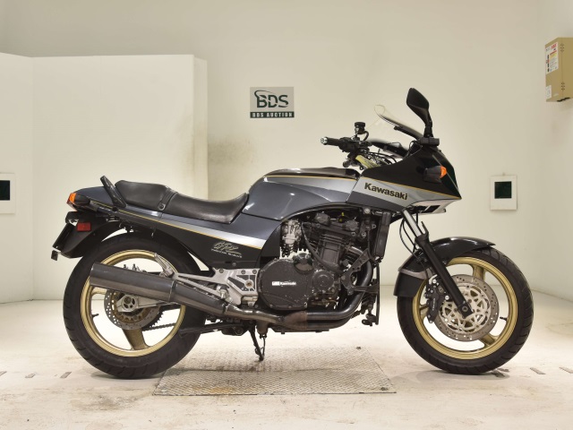 Kawasaki GPZ900R 1991