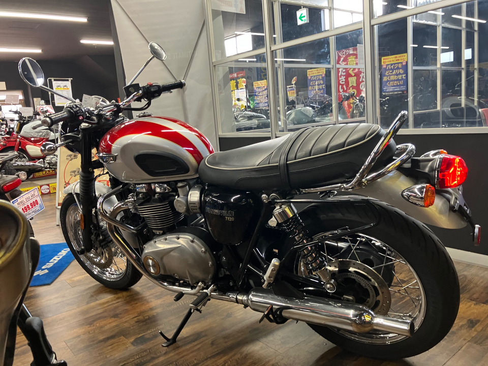 Triumph BONNEVILLE T120 2016