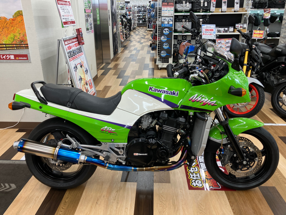 Kawasaki GPZ900R 1999